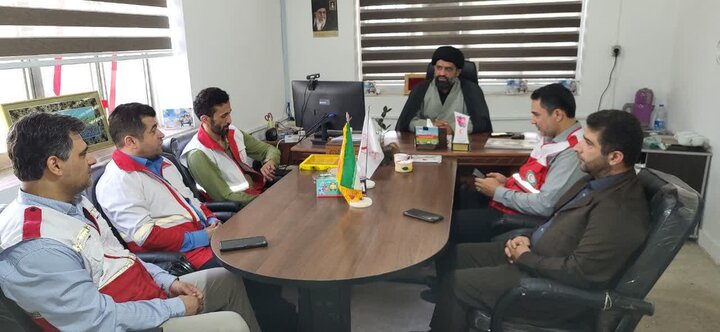 تصاویر/ دیدارهای امروز امام جمعه محمودآباد با فرمانده شهر و مسئولان هلال احمر