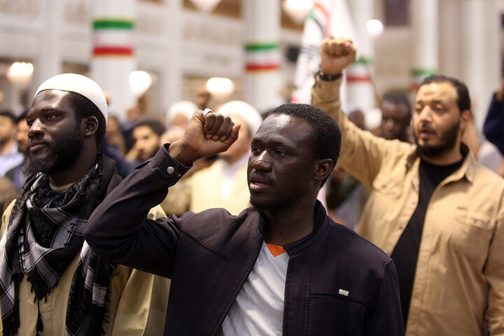 Manifestazione dei religiosi e dei fedeli sostenitori della Resistenza in sostegno agli sciiti oppressi della regione (16)
