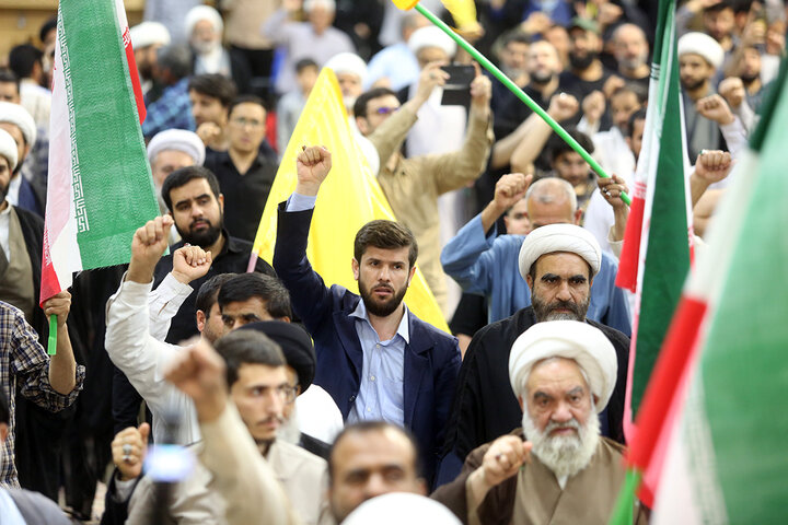 Manifestazione dei religiosi e dei fedeli sostenitori della Resistenza in sostegno agli sciiti oppressi della regione (9)