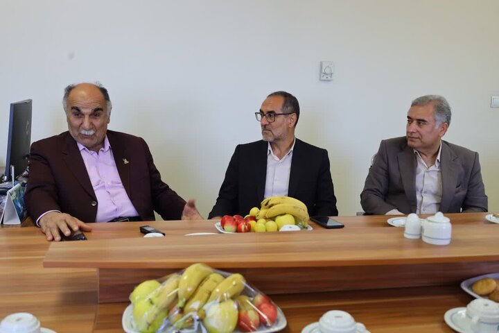 تصاویر/ نشست نماینده ولی فقیه در مازندران از رئیس و خیّرین بیمارستان فوق تخصصی شهید فکوری جویبار