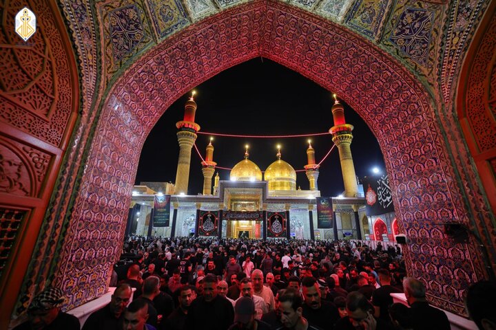 جموع المعزّين تتوافد إلى مرقد الإمام الجواد (عليه السلام) بدموع تفيض وولاء لا يخبو