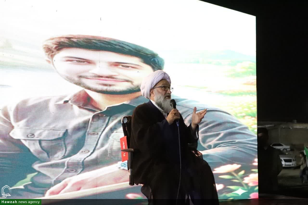 ایران اسلامی نماد جبهه ایمان در برابر استکبار جهانی است