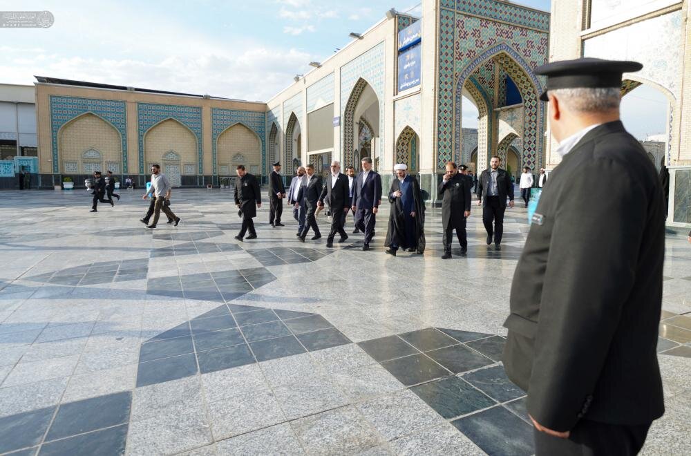 الأمين العام للعتبة العلوية المقدسة يتشرّف بزيارة الإمام الرضا (عليه السلام) ويلتقي المتولّي الشرعي للعتبة الرضوية المقدسة