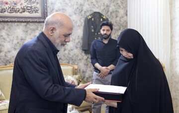 ابلاغ سلام رهبر معظم انقلاب به خانواده سپهبد شهید موسوی