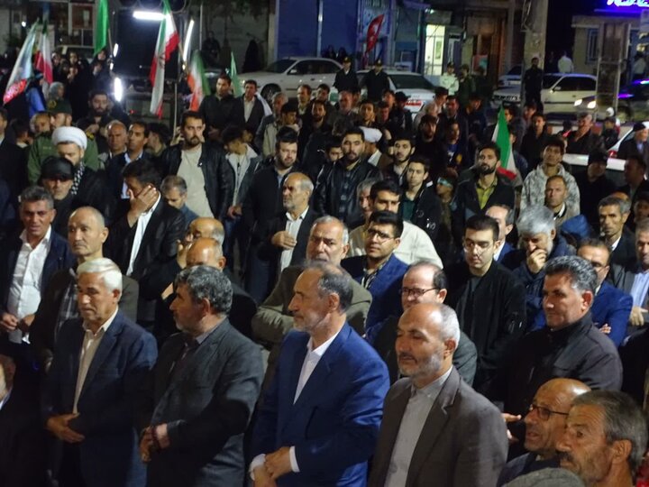 تصاویر/ تجمع مردمی در شهرستان چهاربرج در هفتاد و هفتمین شب متوالی در دفاع از نظام اسلامی