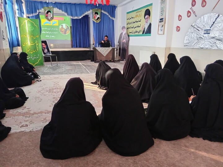 تصاویر| برگزاری کارگاه «افق روشن» در مدرسه علمیه خواهران خوسف با محوریت تاب‌آوری اقتصادی خانواده