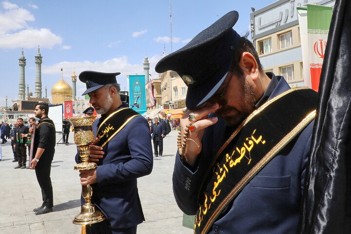 تصاویر/ دسته عزای خادمان و زائران حرم بانوی کرامت به مناسبت شهادت امام جواد علیه‌السلام