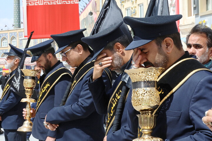 تصاویر/ دسته عزای خادمان و زائران حرم بانوی کرامت به مناسبت شهادت امام جواد علیه‌السلام