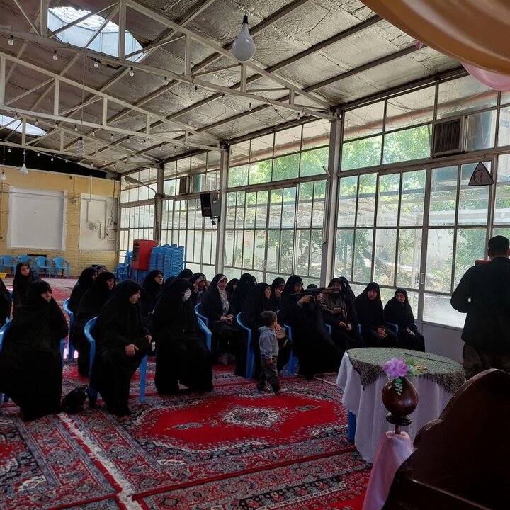 تصاویر/برگزاری دوره‌ آموزشی کار با اسلحه ویژه خواهران طلبه مدارس علمیه لرستان