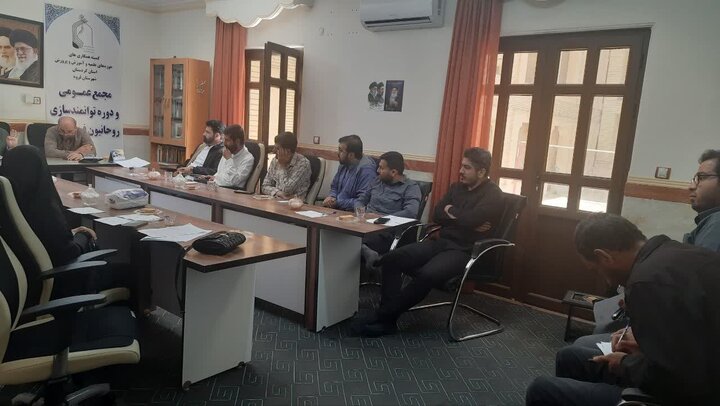 تصاویر/ مجمع عمومی و انتخابات کانون طلاب شاغل در آموزش و پرورش شهرستان قروه