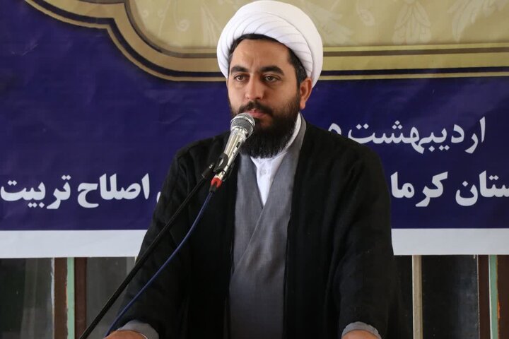 تصاویر/ گردهمایی اعضاءکانون مداحان شهرستان کرمان با حضور مدیر کل تبلیغات اسلامی استان کرمان