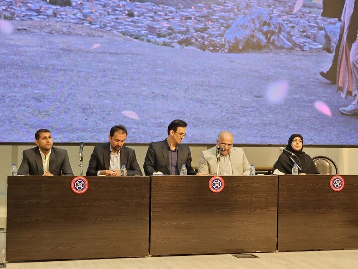 تصاویر/ مراسم گرامیداشت سالگرد حضور رهبر شهید در جمع دانشگاهیان کردستان