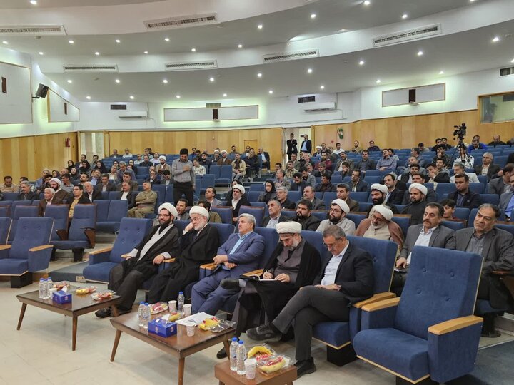 تصاویر/ مراسم گرامیداشت سالگرد حضور رهبر شهید در جمع دانشگاهیان کردستان