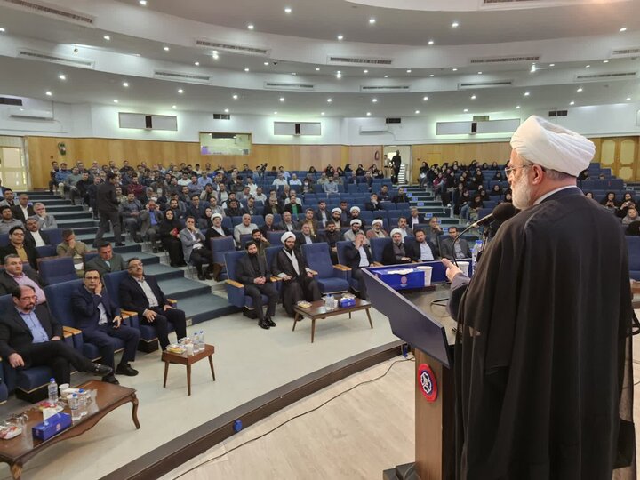 تصاویر/ مراسم گرامیداشت سالگرد حضور رهبر شهید در جمع دانشگاهیان کردستان