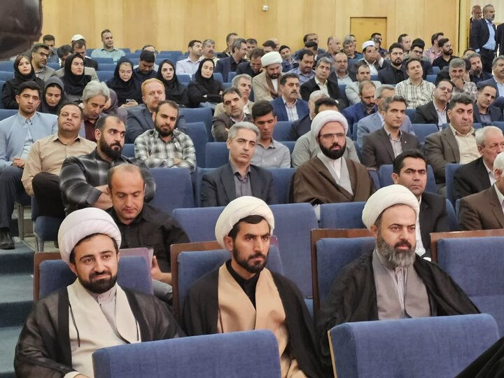 تصاویر/ مراسم گرامیداشت سالگرد حضور رهبر شهید در جمع دانشگاهیان کردستان