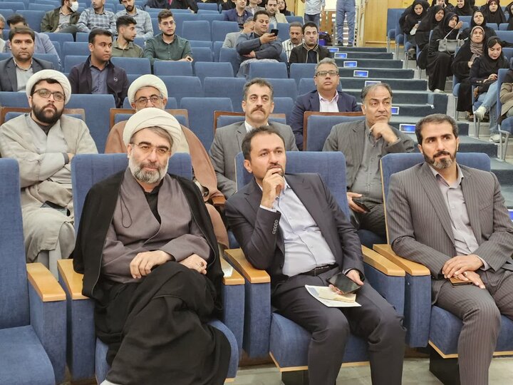 تصاویر/ مراسم گرامیداشت سالگرد حضور رهبر شهید در جمع دانشگاهیان کردستان