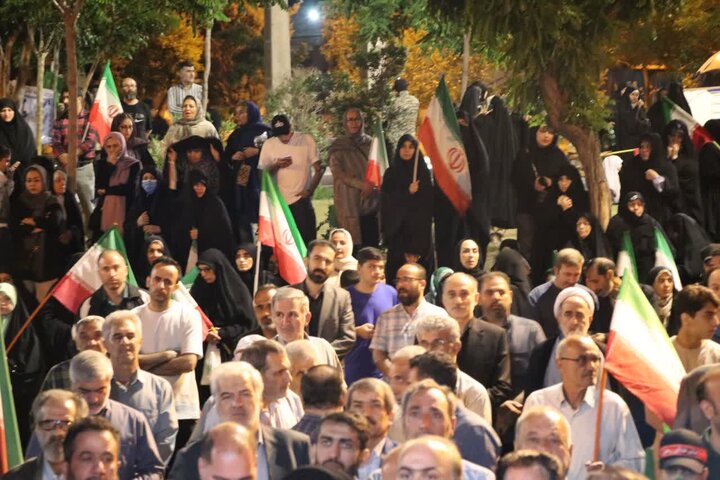 تصاویر/ هفتادونهمین اجتماع شبانه مردمی در قرچک