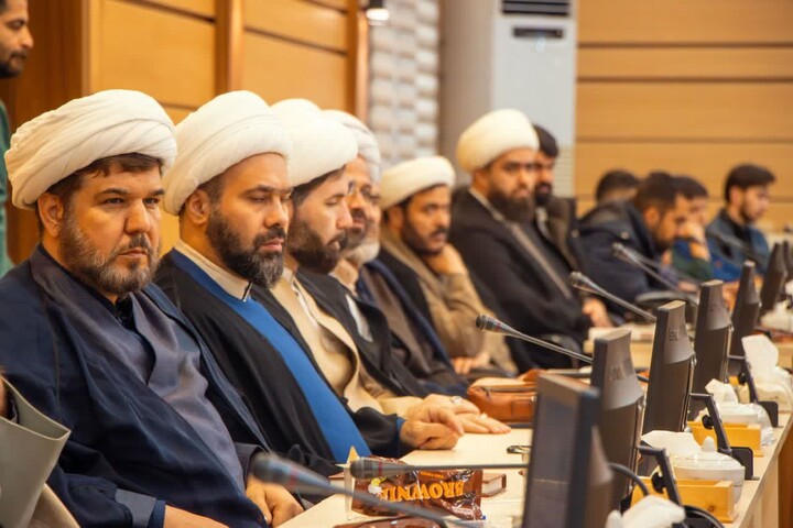 تصاویر | نشست همفکری امام جمعه و استاندار زنجان با جمعی از طلاب و روحانیون استان زنجان