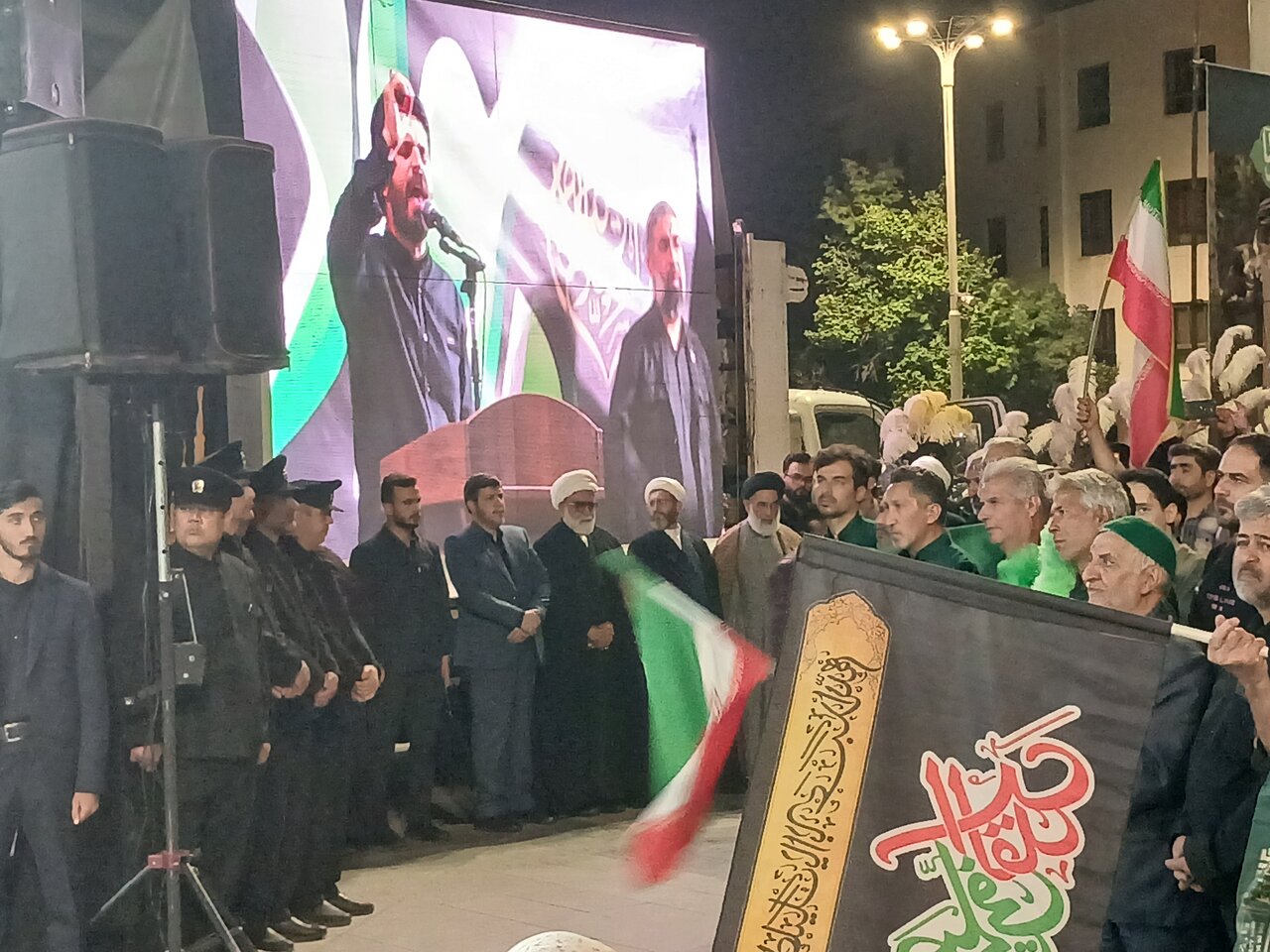 مراسم عزاداری شب شهادت امام محمدتقی(ع) همزمان با هفتادوهشتمین شب اجتماع مردمی در عرصه میدان شهدامشهد