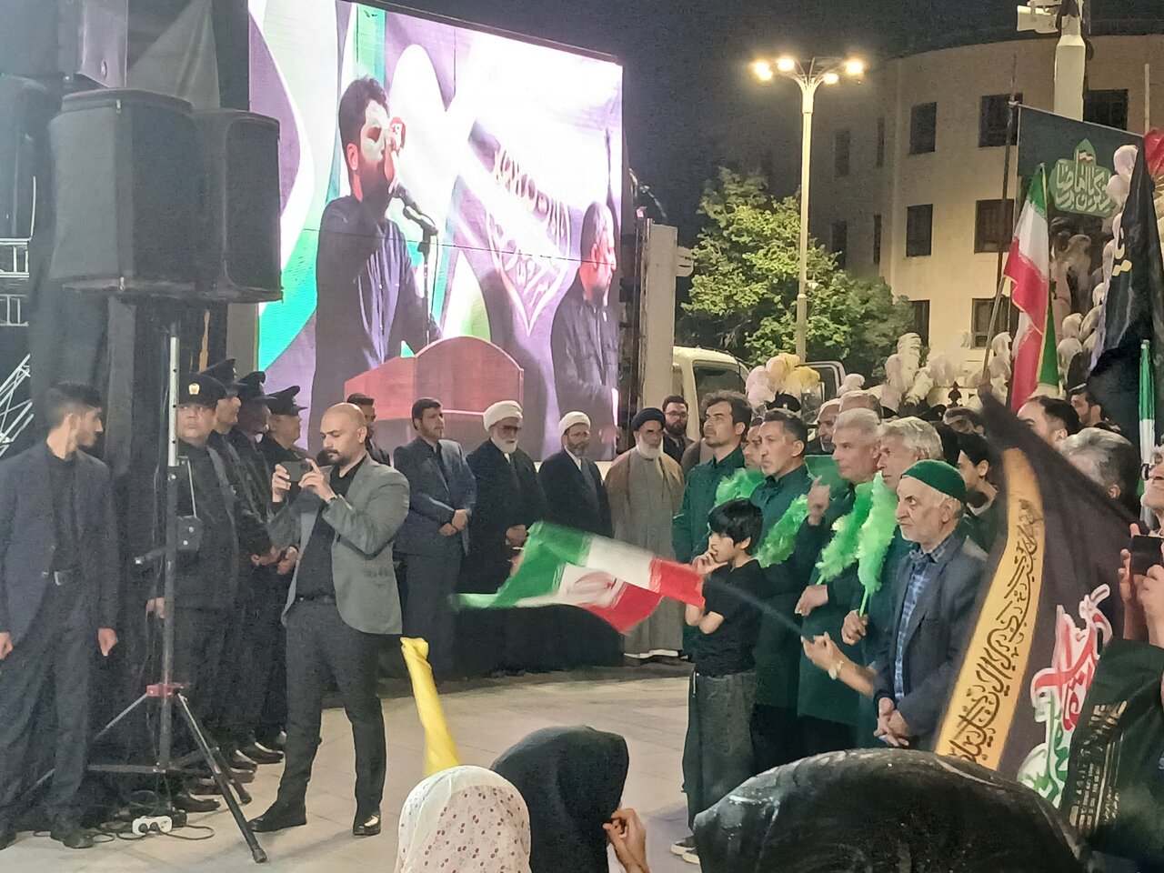 مراسم عزاداری شب شهادت امام محمدتقی(ع) همزمان با هفتادوهشتمین شب اجتماع مردمی در عرصه میدان شهدامشهد