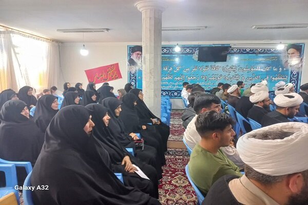 دشمن با تمرکز بر زنان به دنبال هدف قراردادن ثبات حاکمیتی است+عکس