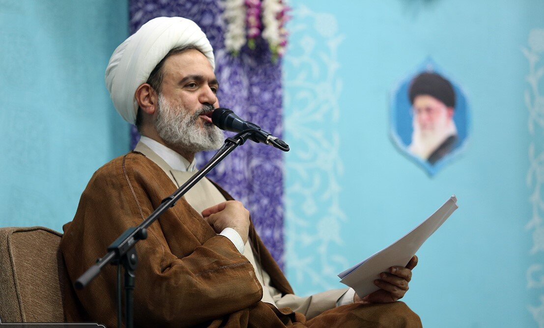 هر که در برابر حق بایستد نابود خواهد شد