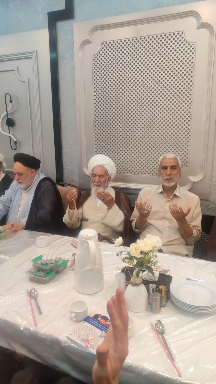 رونمایی از کتاب «به توفیق الهی» با حضور جمعی از علمای اعلام خراسان رضوی در مشهد مقدس