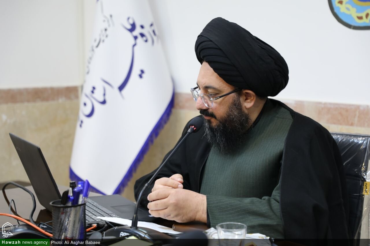 بررسی مسائل آموزشی و تصویب تقویم جدید در نشست مدیران مدارس علمیه یزد+ تصاویر