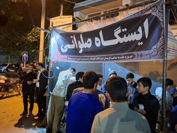 تصاویر / استمرار خدمت رسانی طلاب مدرسه علمیه صاحب‌الزمان(عج) اسدآباد در شب های اقتدار