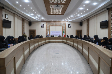 تصاویر / نشست مجمع بانوان فعال فرهنگی استان همدان با مدیر حوزه‌های علمیه خواهران کشور