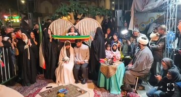 فیلم| آیین ازدواج جوانان شهر اراک در اجتماع شبانه