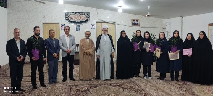 تصاویر/ دیدار سرپرست شبکه بهداشت و درمان و هیئت همراه، با امام جمعه بهشهر