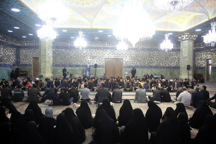 غبارروبی حرم مطهر بانوی کرامت توسط مدیران روابط عمومی‌های قم