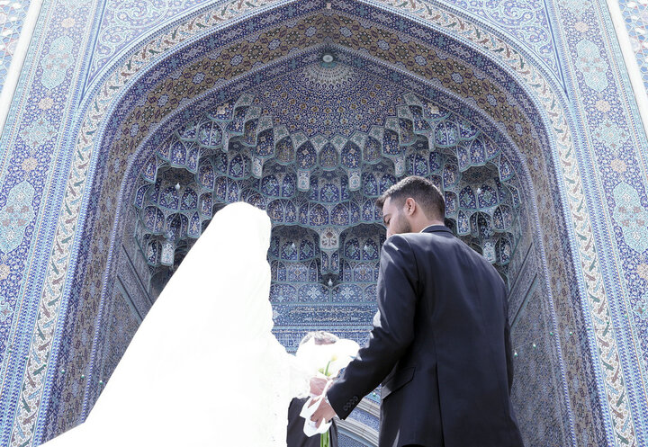 میزبانی اتاق عقد حرم بانوی کرامت از ۹۰ زوج جوان در روز ازدواج + تصاویر