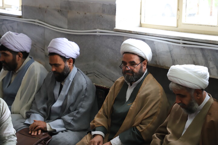 تصاویر/تجلیل از اساتید و طلاب برتر مدرسه علمیه قروه