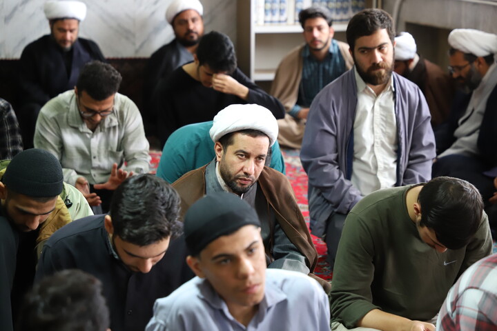 تصاویر/تجلیل از اساتید و طلاب برتر مدرسه علمیه قروه