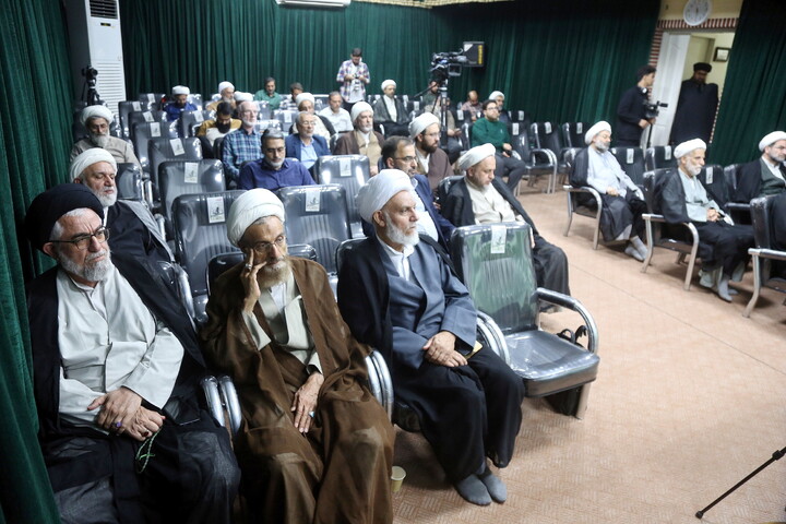 تصاویر/ آیین رونمایی و فراخوان پژوهشی مبتنی بر پیام رهبر شهید امام خامنه‌ای(ره) به کنگره بین‌المللی یکصدمین سالگشت بازتأسیس حوزه علمیه قم