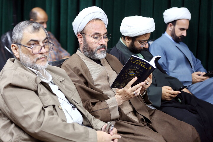 تصاویر/ آیین رونمایی و فراخوان پژوهشی مبتنی بر پیام رهبر شهید امام خامنه‌ای(ره) به کنگره بین‌المللی یکصدمین سالگشت بازتأسیس حوزه علمیه قم