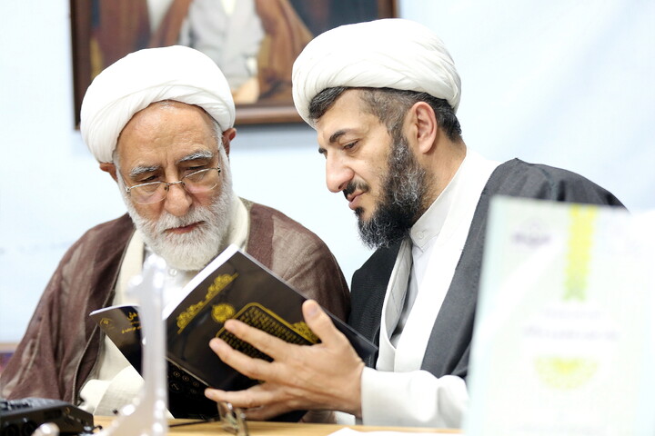 تصاویر/ آیین رونمایی و فراخوان پژوهشی مبتنی بر پیام رهبر شهید امام خامنه‌ای(ره) به کنگره بین‌المللی یکصدمین سالگشت بازتأسیس حوزه علمیه قم
