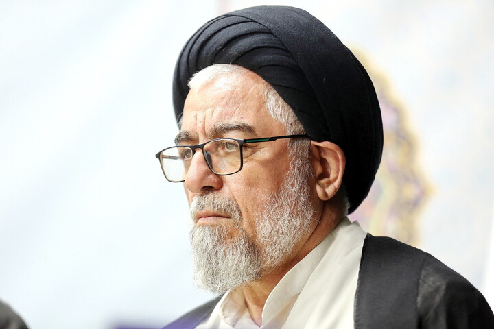 تصاویر/ آیین رونمایی و فراخوان پژوهشی مبتنی بر پیام رهبر شهید امام خامنه‌ای(ره) به کنگره بین‌المللی یکصدمین سالگشت بازتأسیس حوزه علمیه قم