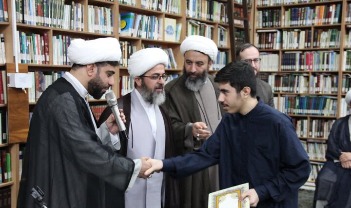 تصاویر/ برگزاری نشست پژوهشی با حضور معاون پژوهش حوزه علمیه استان تهران