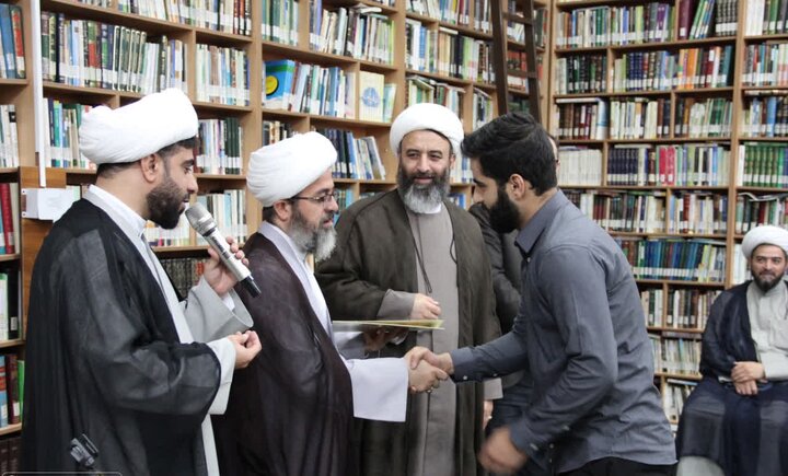 تصاویر/ برگزاری نشست پژوهشی با حضور معاون پژوهش حوزه علمیه استان تهران