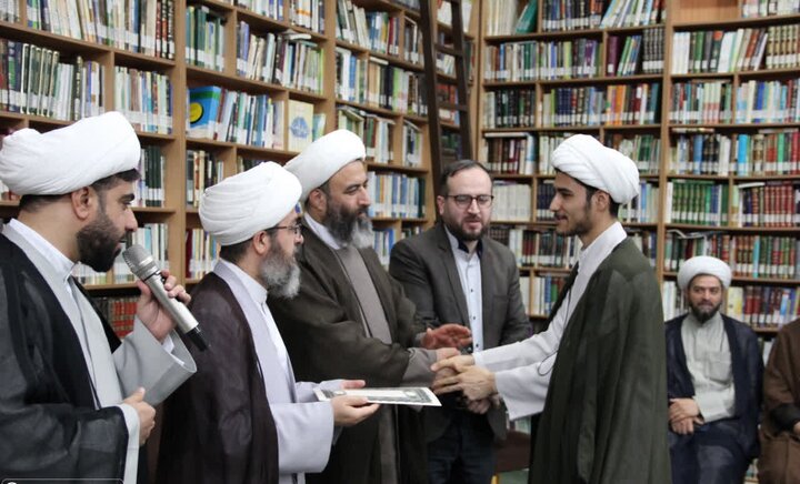 تصاویر/ برگزاری نشست پژوهشی با حضور معاون پژوهش حوزه علمیه استان تهران