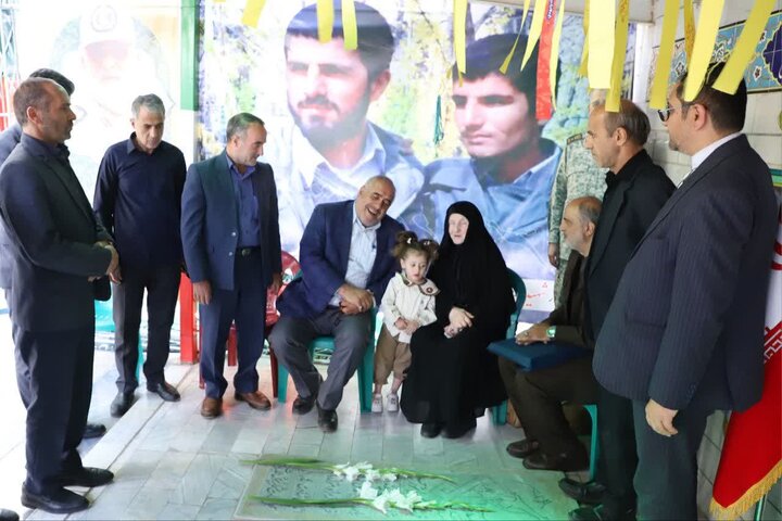 تصاویر/دیدار دبیرکل کنگره شهدای غریب اسارت با مادر سپهبد شهید"سردار محمد پاکپور"