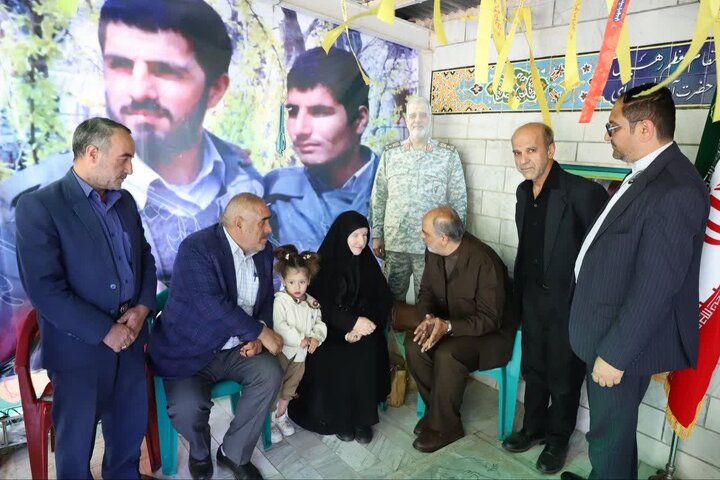 تصاویر/دیدار دبیرکل کنگره شهدای غریب اسارت با مادر سپهبد شهید"سردار محمد پاکپور"