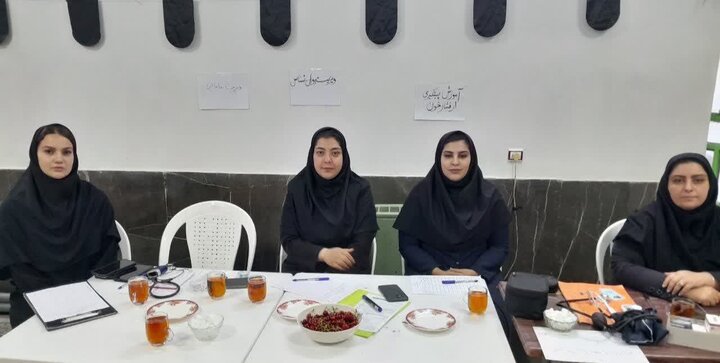 تصاویر/ برپایی میز خدمت درمان، در مسجد جامع المهدی (عج) مرزن آباد