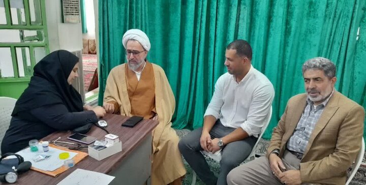 تصاویر/ برپایی میز خدمت درمان، در مسجد جامع المهدی (عج) مرزن آباد