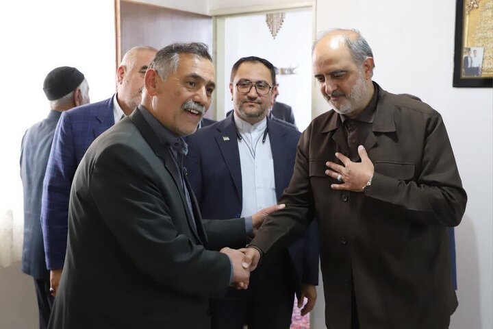 تصاویر/دیدار دبیرکل کنگره شهدای غریب اسارت با خانواده شهید جاویدالاثر "سیدهادی میرداودی"