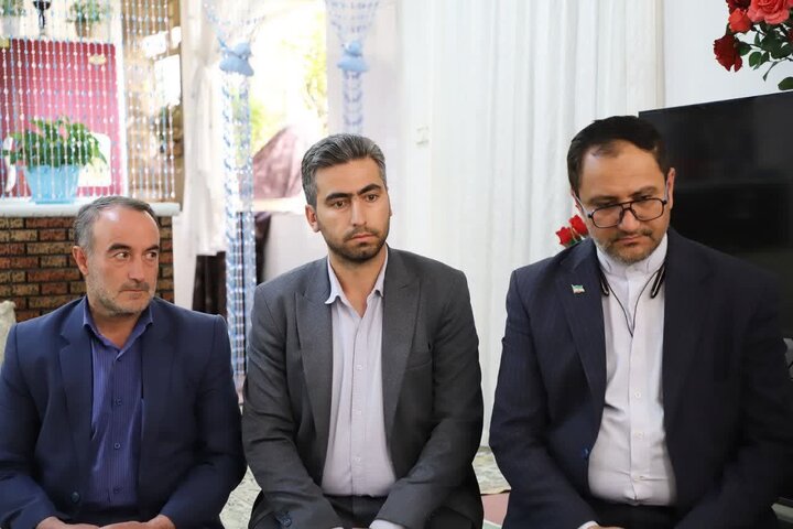 تصاویر/دیدار دبیرکل کنگره شهدای غریب اسارت با خانواده شهید جاویدالاثر "سیدهادی میرداودی"