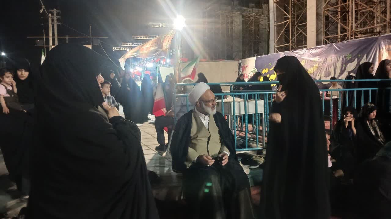بازدید مدیر حوزه علمیه خواهران استان یزد از موکب «قائد امت»